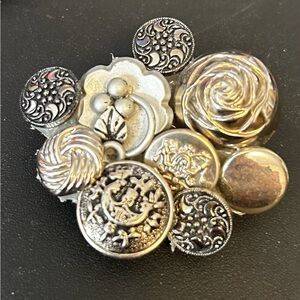 Elegant Silver Brooch of buttons